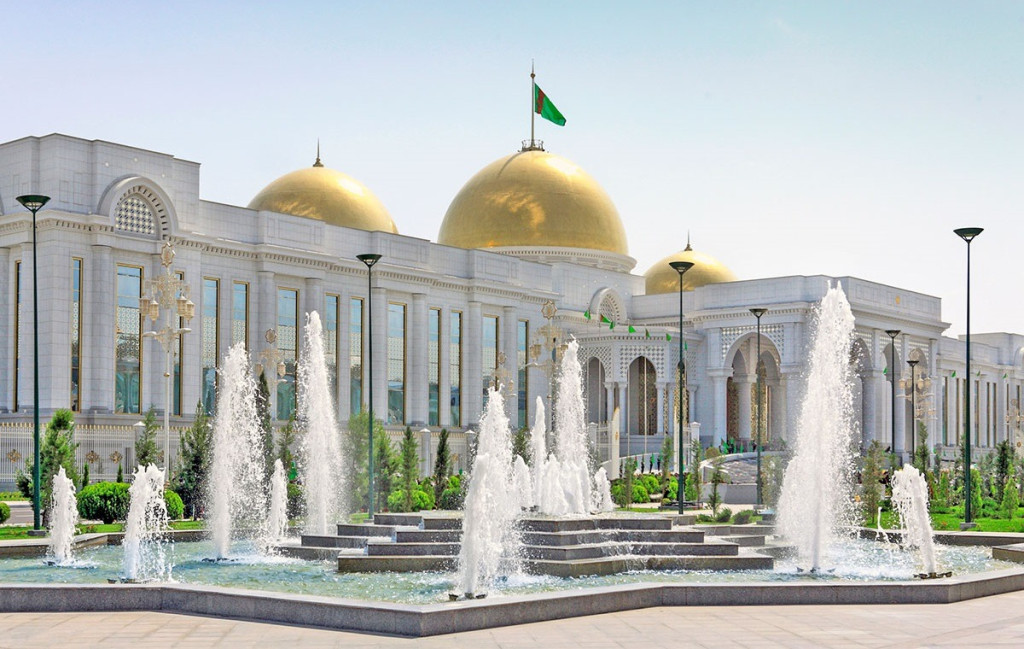 President of Turkmenistan congratulates dog breeders and the Nation on the Turkmen Alabay Day