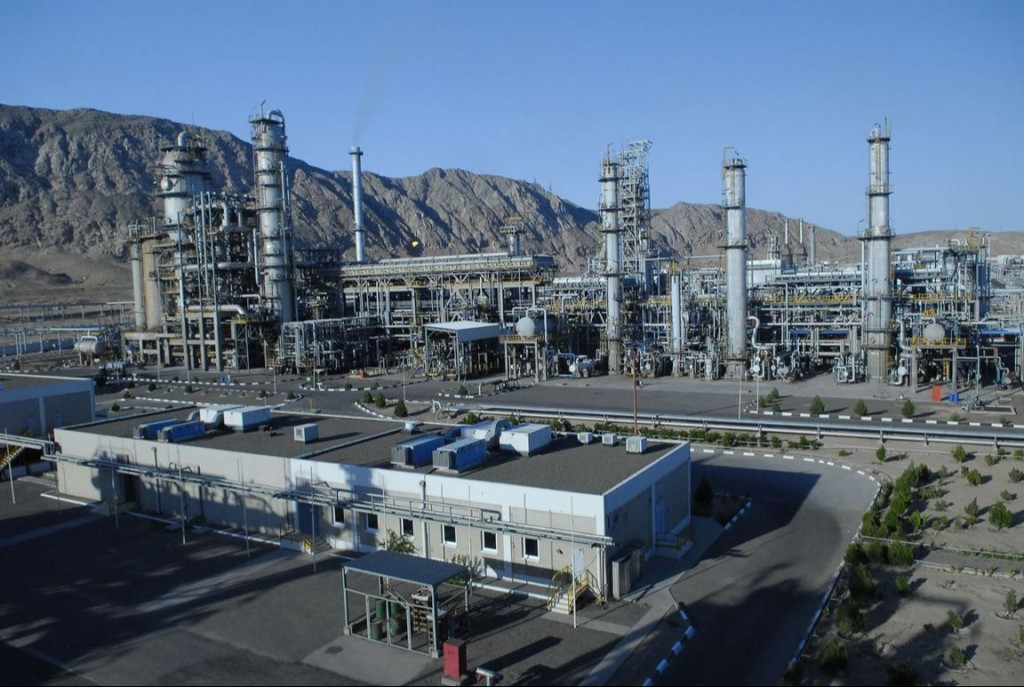 The automated system of process units is being modernized at the Turkmenbashi complex of oil refineries
