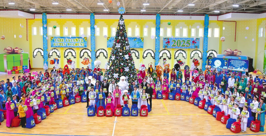 New Year Gifts for Children at the State Children's Palace