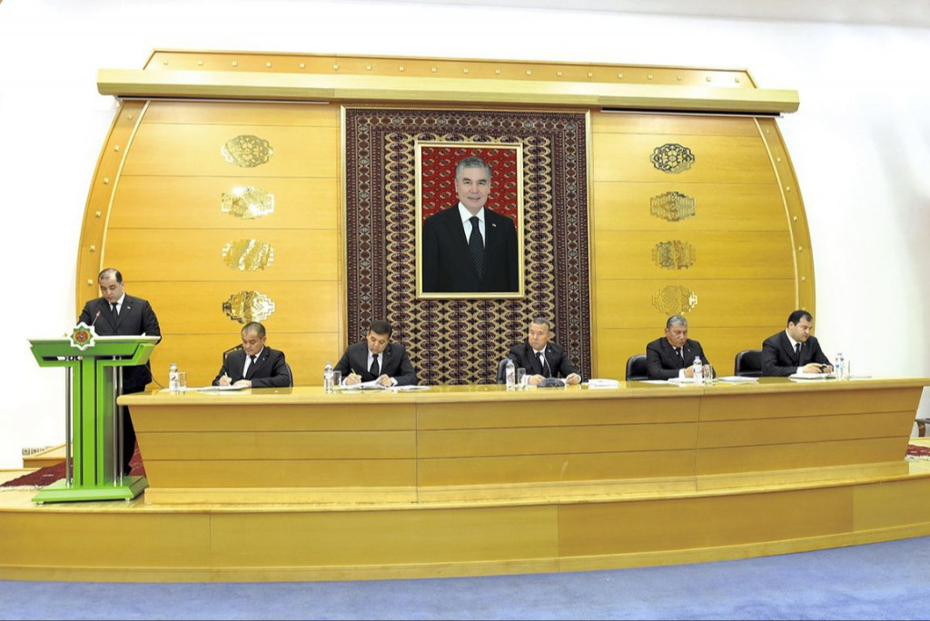 The industry meeting summed up the results of the fuel and energy complex for 5 months