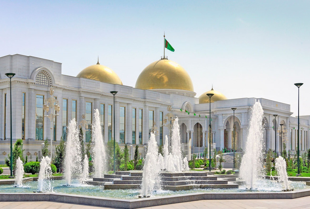 tuerkmenistanyn-prezidenti-doewlet-howpsuzlyk-genesinin-mejlisini-gecirdi-9