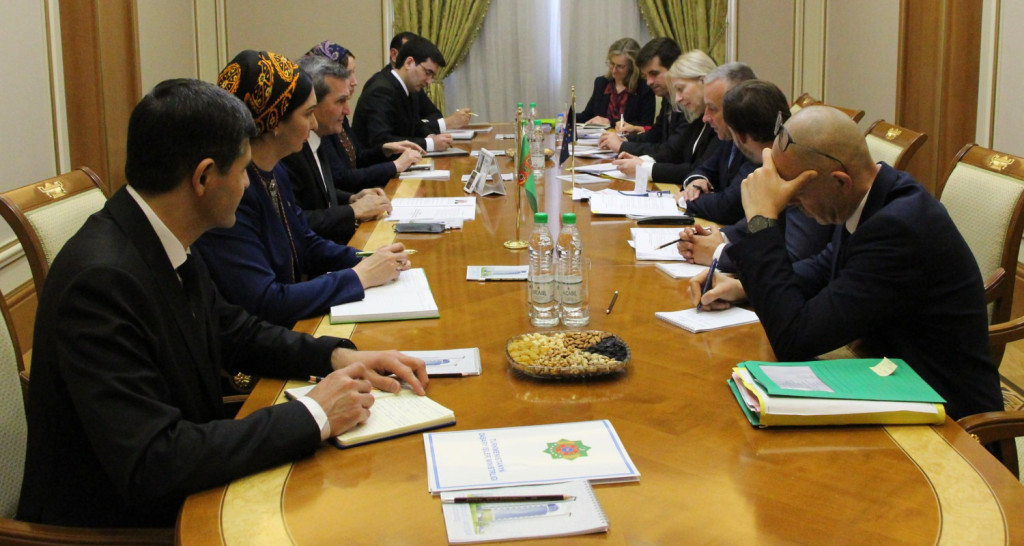 A meeting was held with the European Commissioner for International Cooperation