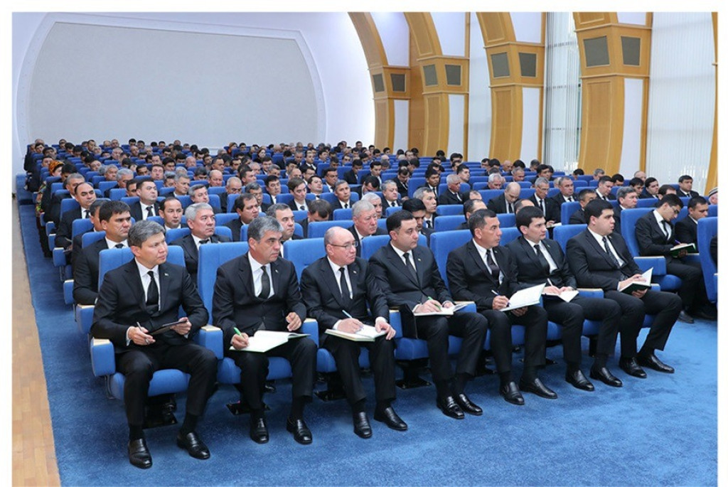 tuerkmenistanyn-nebitgaz-pudagynda-2025-nji-yylyn-ilkinji-dokuz-ayyndaky-isinin-netijelerini-jemlediler